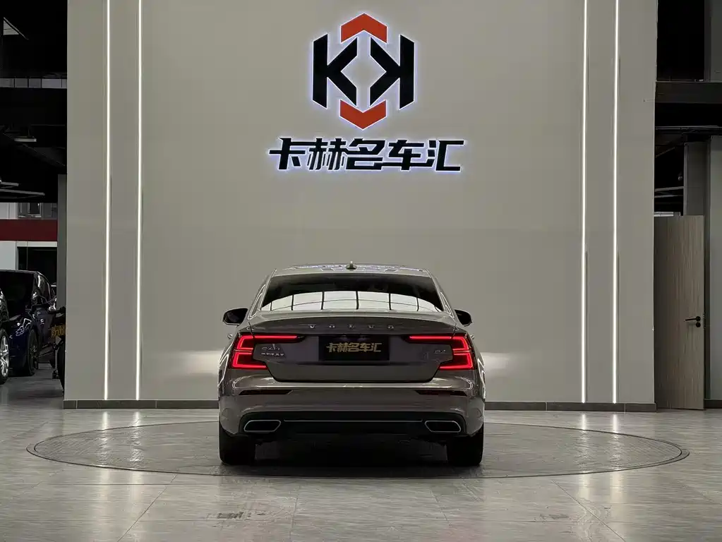 Volvo S60 2022