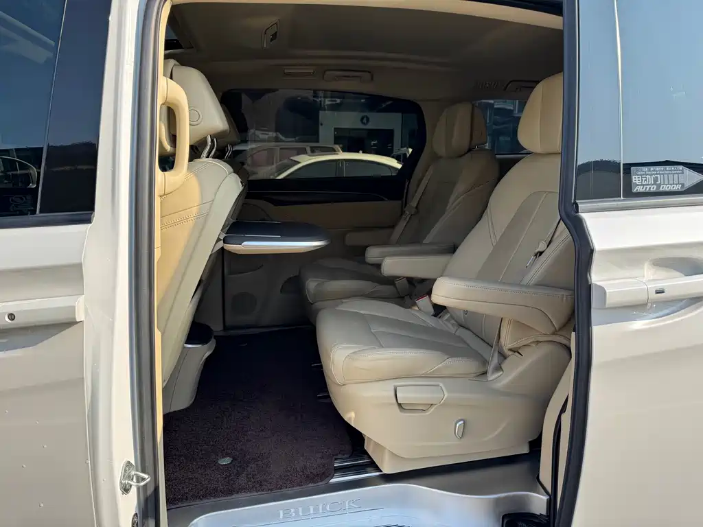 Buick GL8 2024