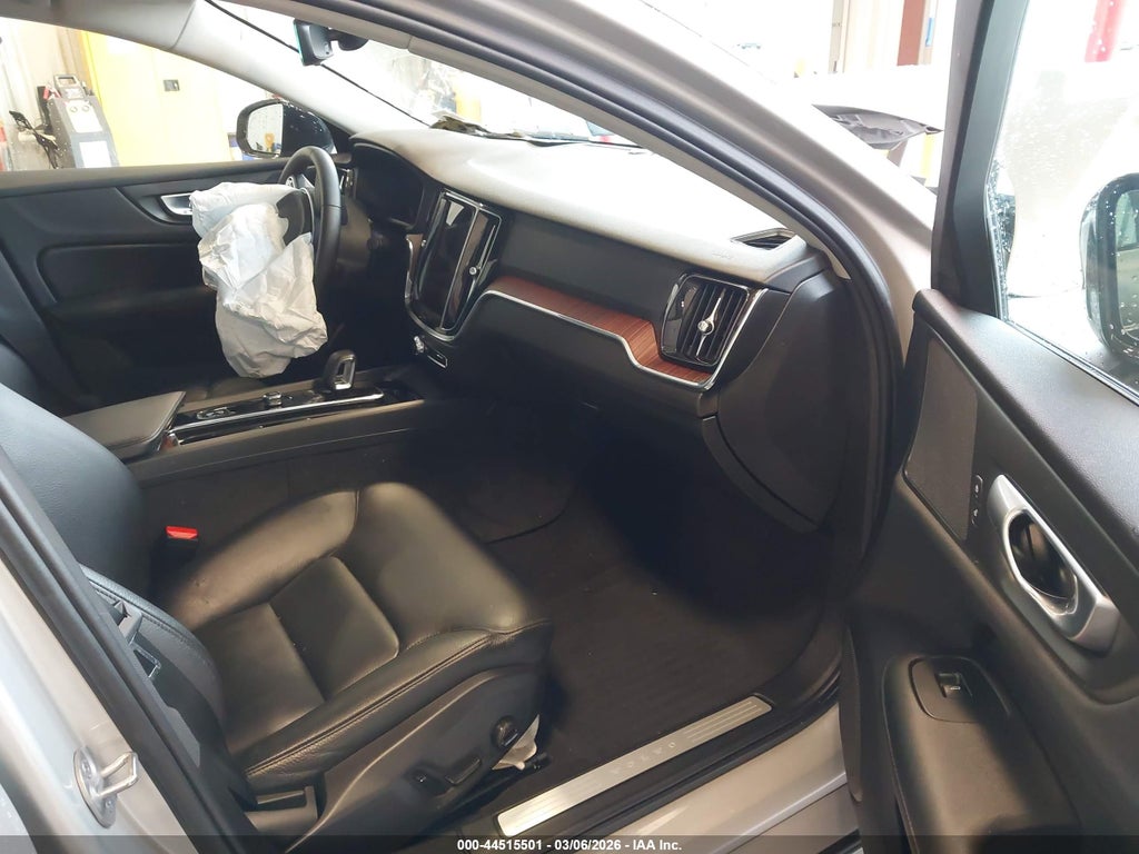 Volvo S60 2024