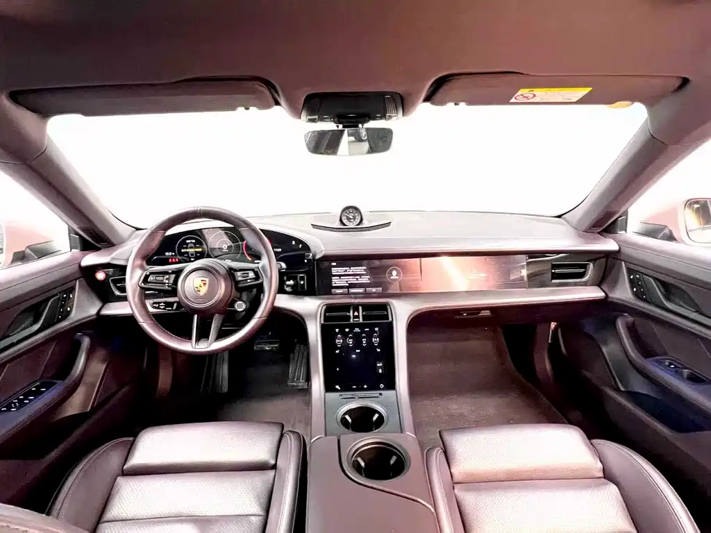 Porsche Taycan 2023