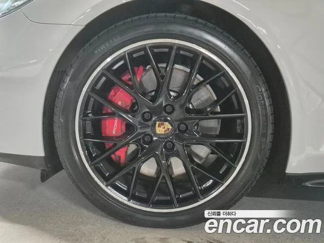 Porsche Panamera 2022