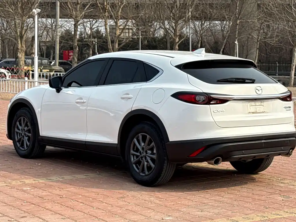 Mazda CX-4 2023