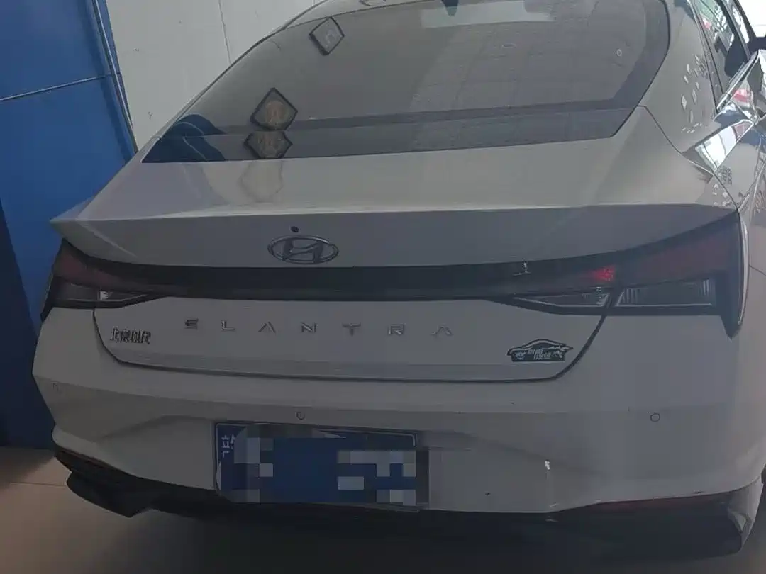 Hyundai Elantra 2023