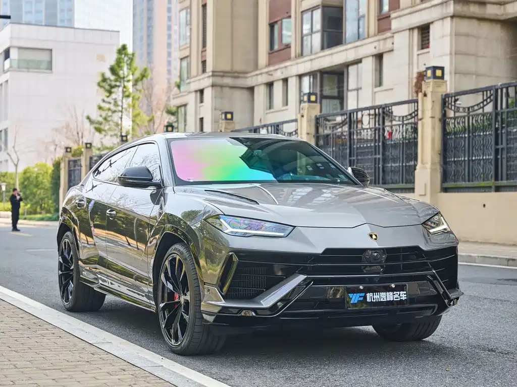 Lamborghini Urus 2024