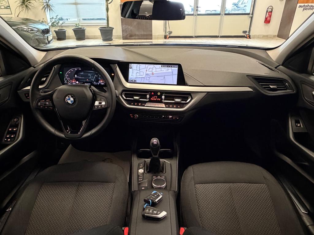 BMW 118 2022