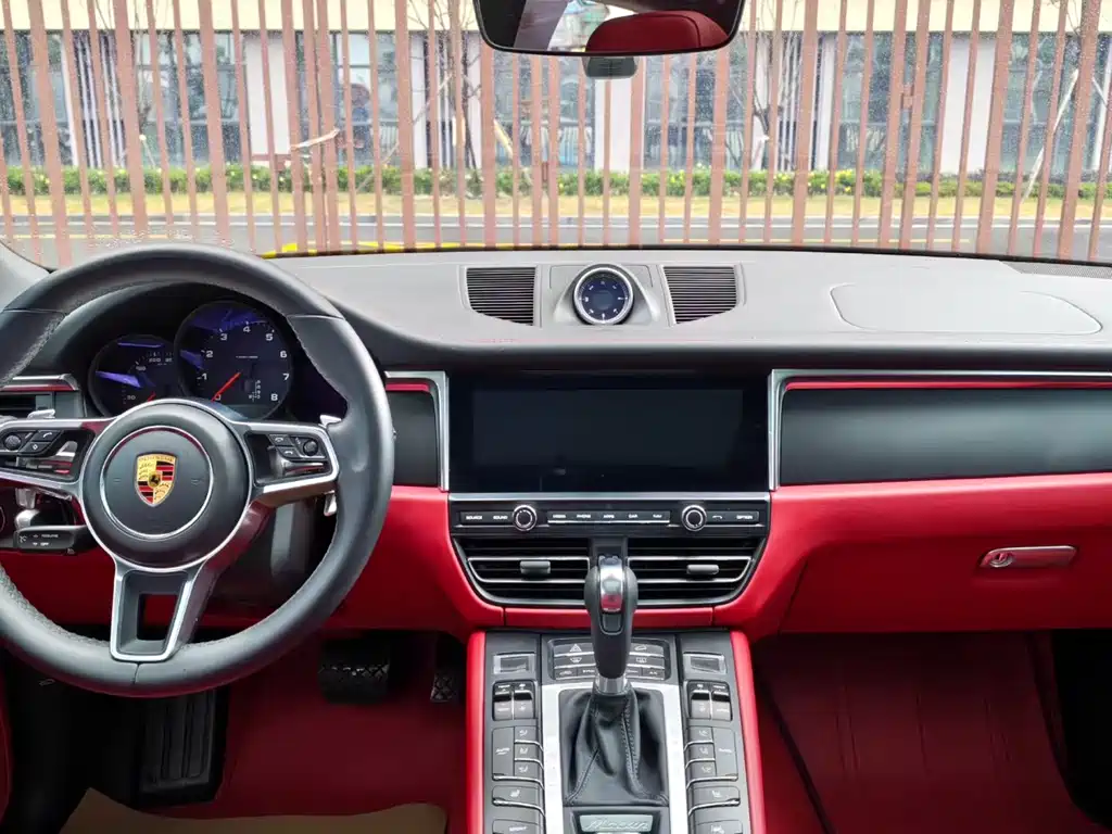 Porsche Macan 2021