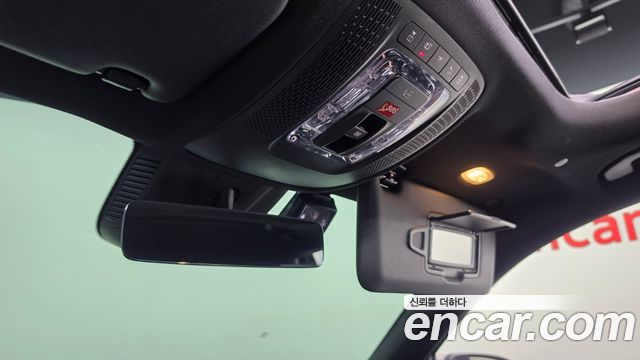 Mercedes-Benz GLB 2021