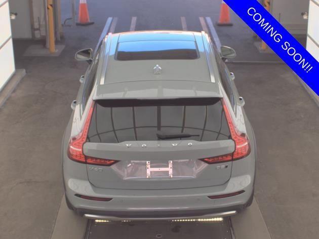 Volvo V60 Cross Country 2025
