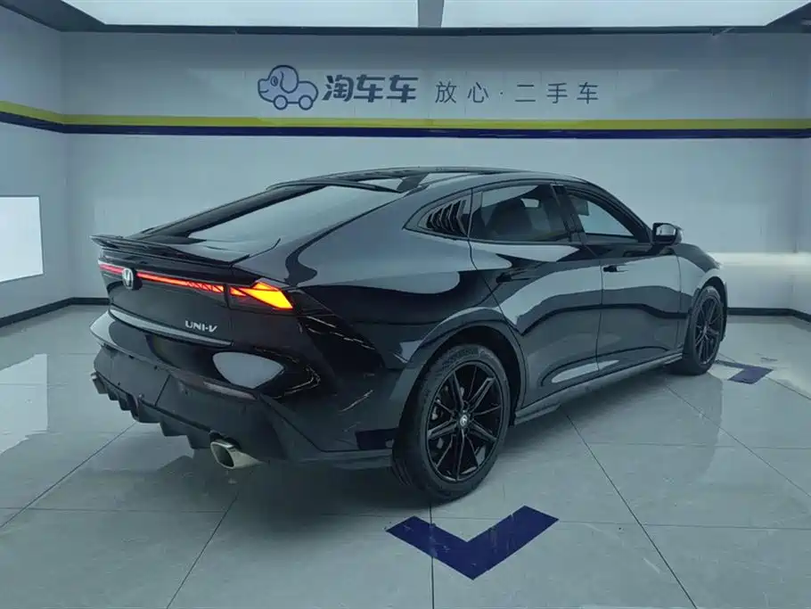 Changan UNI-V 2024