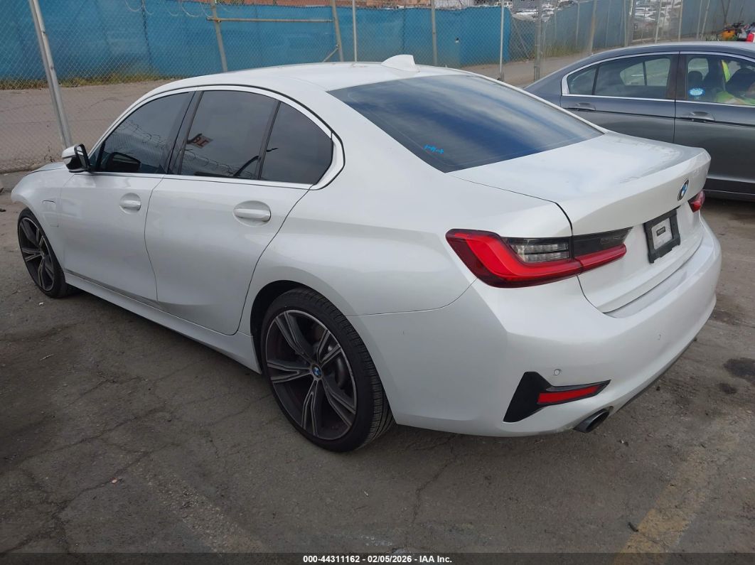 BMW 3 серии 2021