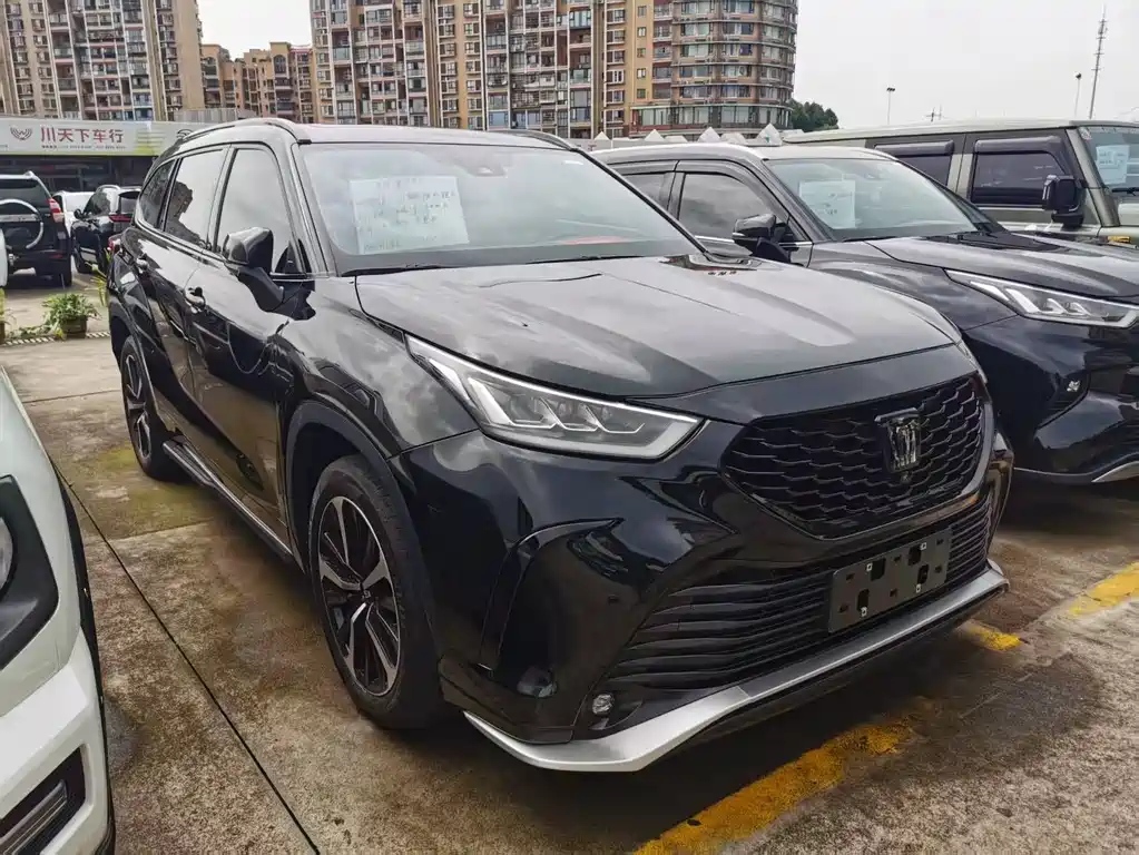 Toyota Crown Kluger 2022