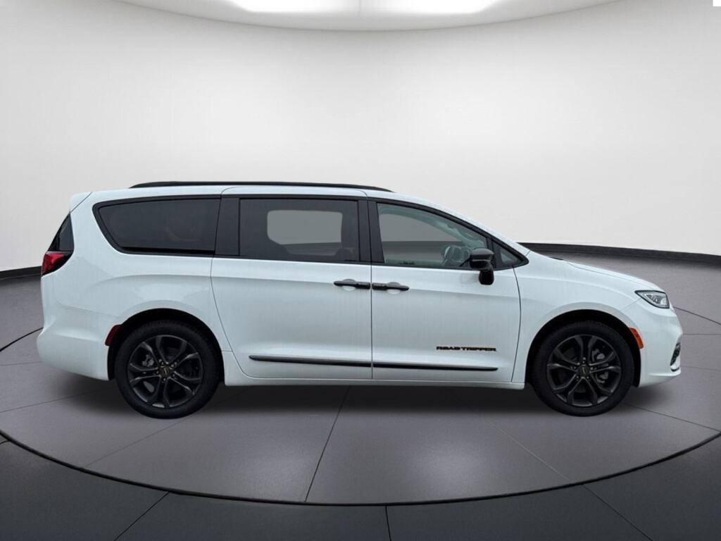 Chrysler Pacifica 2024