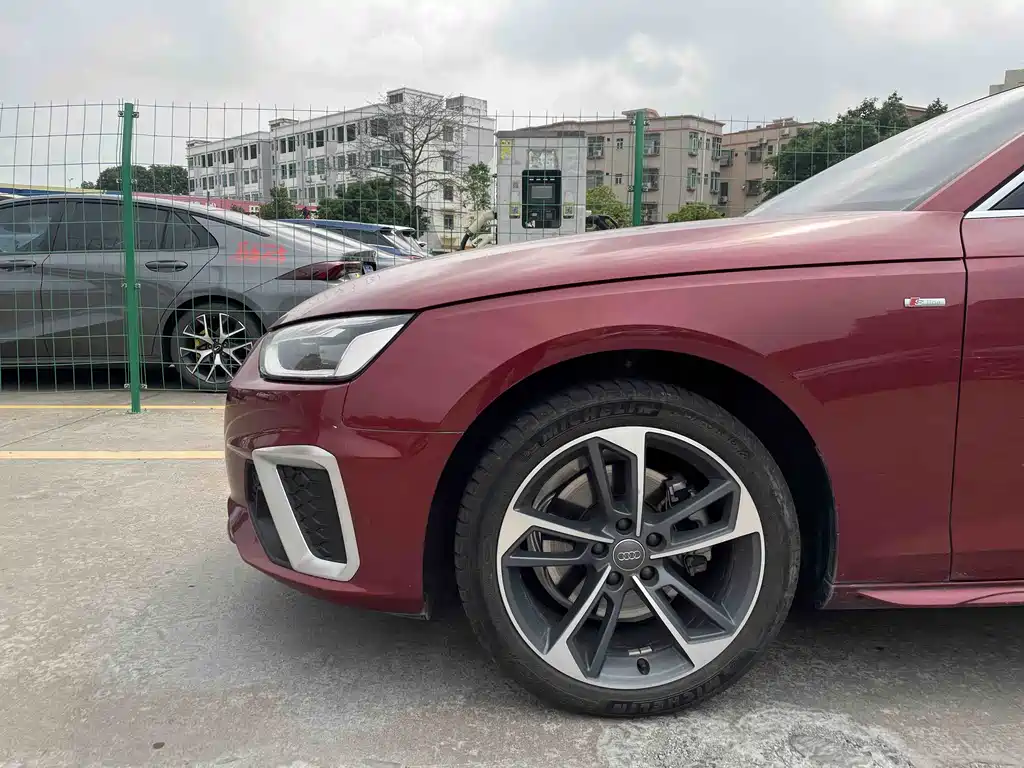 Audi A4 2021