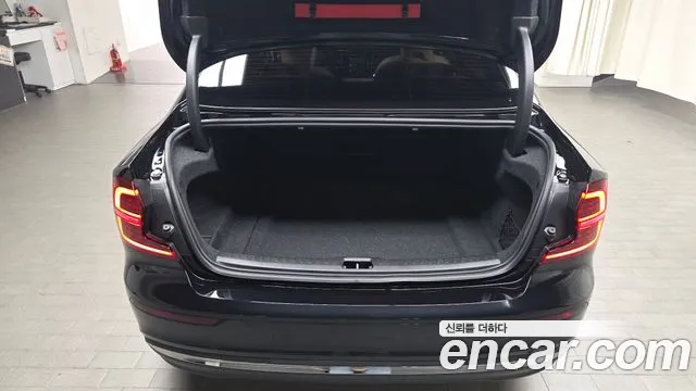 Volvo S60 2024