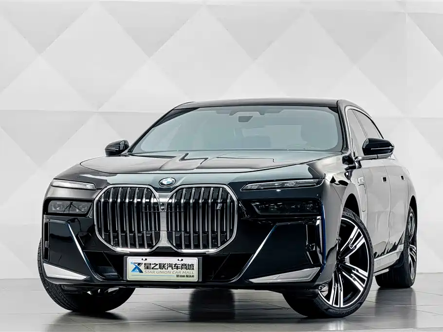 BMW i7 2025
