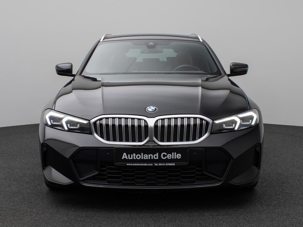 BMW 330 2023