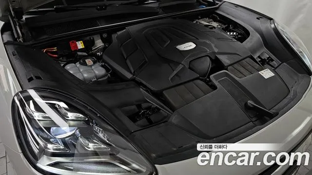 Porsche Cayenne 2021