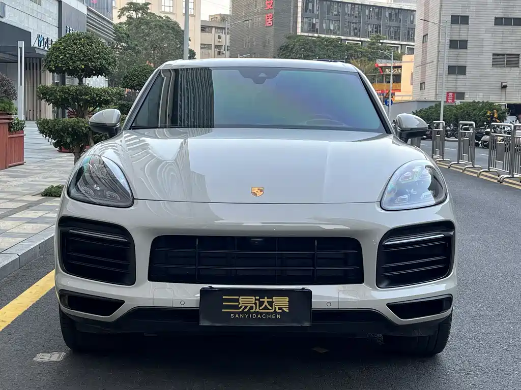 Porsche Cayenne 2022