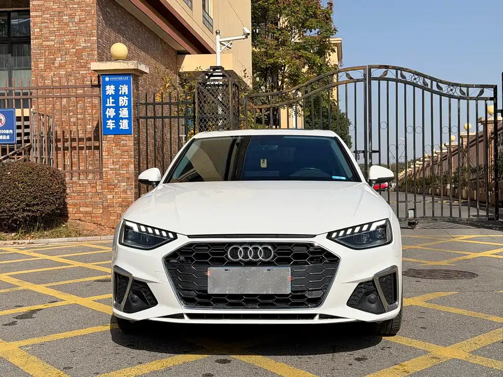 Audi A4 2022