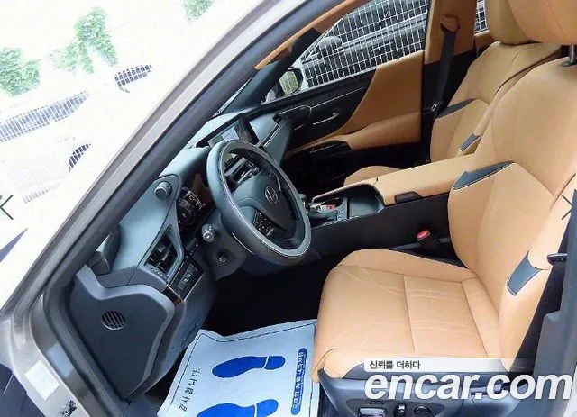 Lexus ES 2024
