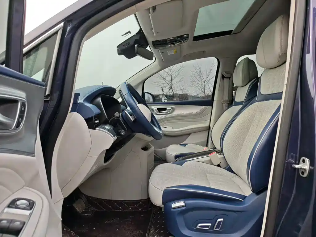 Roewe iMAX8 2022