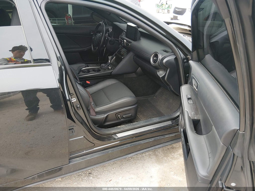 Lexus IS 300 2022