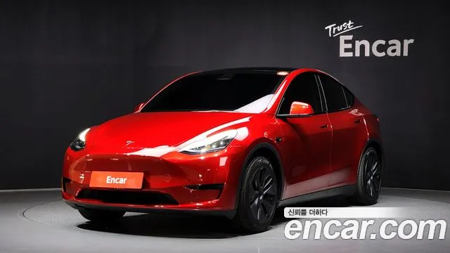 Tesla Model Y 2024