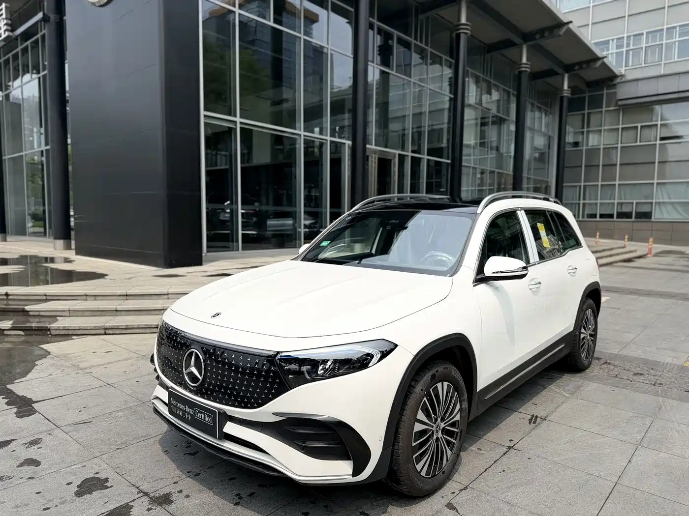 Mercedes-Benz EQB 2026