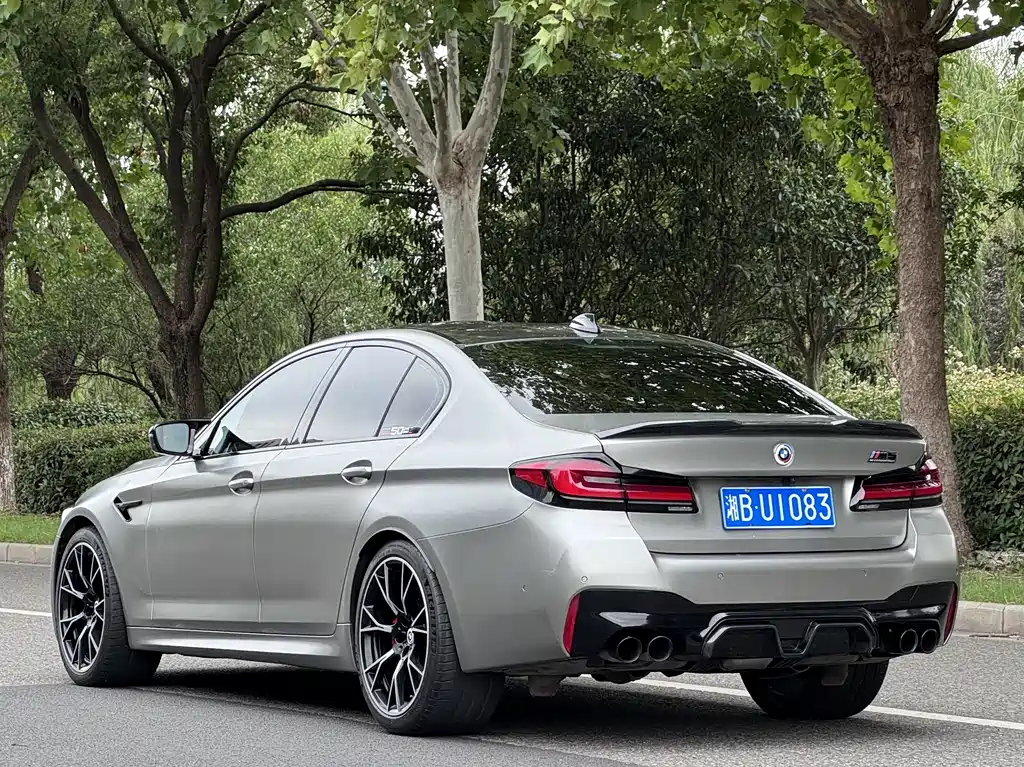BMW M5 2021
