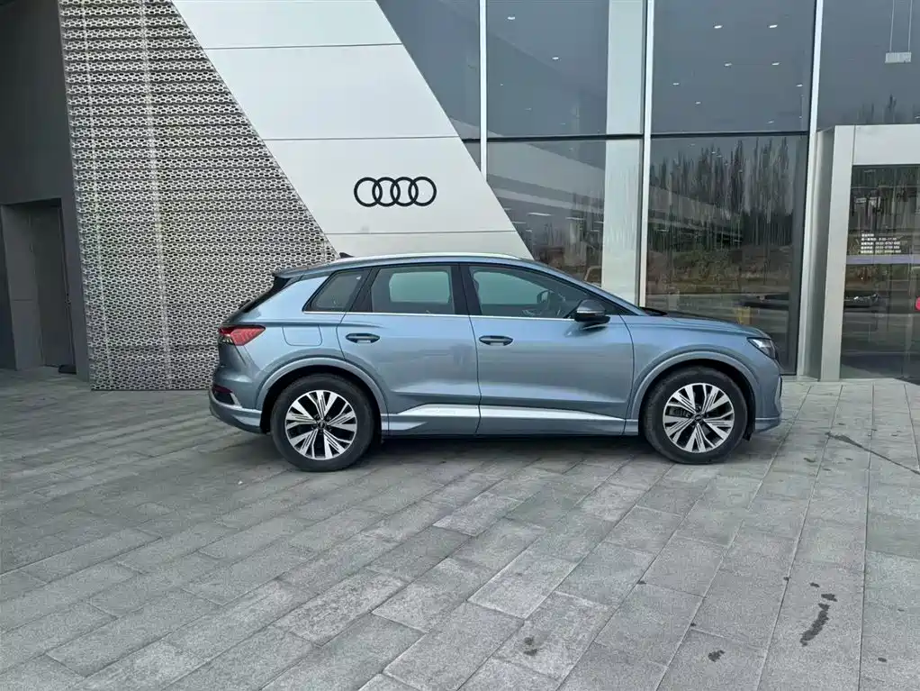 Audi Q4 e-tron 2025