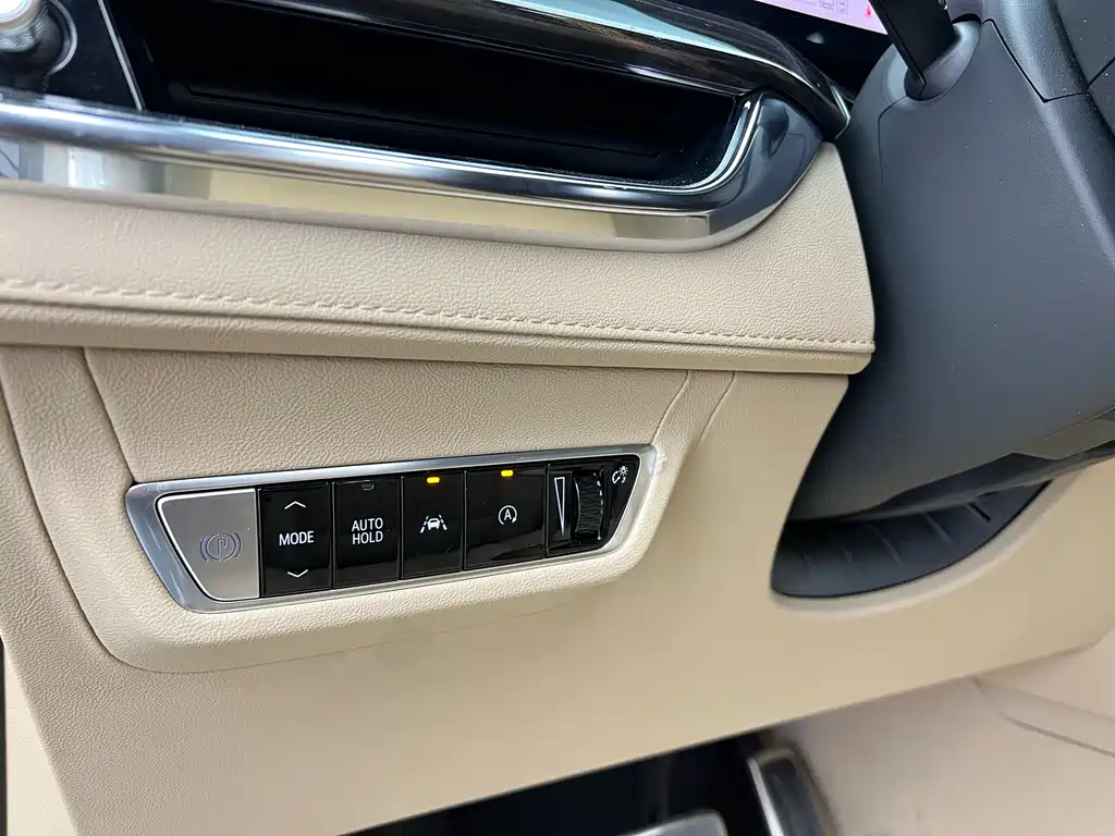 Cadillac XT5 2025