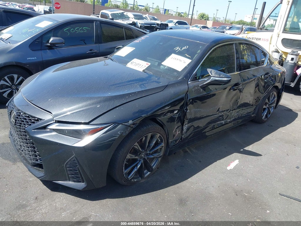 Lexus IS 2022
