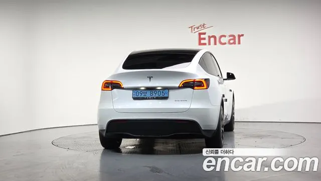 Tesla Model Y 2021