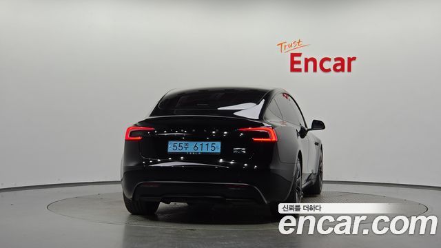 Tesla Model 3 2024