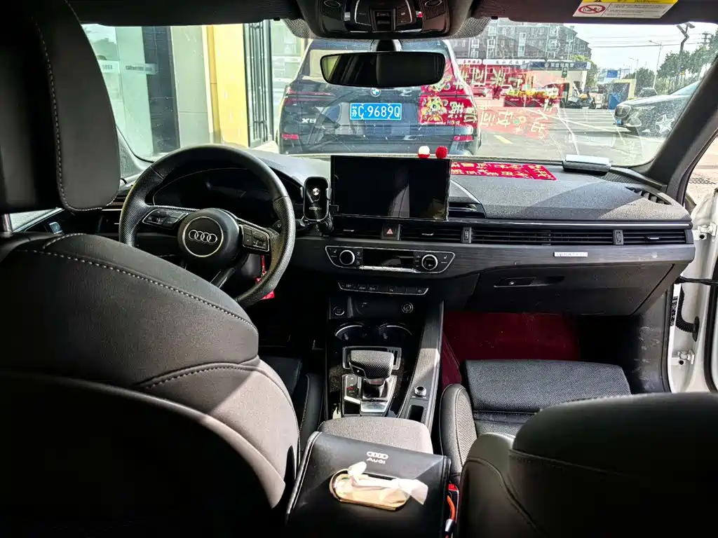 Audi A4 2024