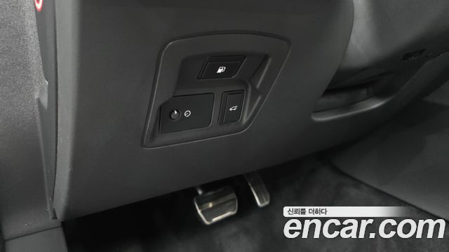 Land Rover Range Rover Velar 2024