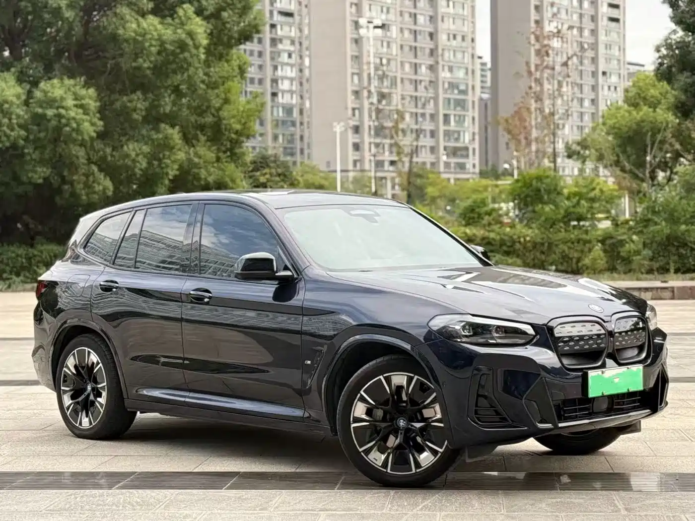 BMW iX3 2024