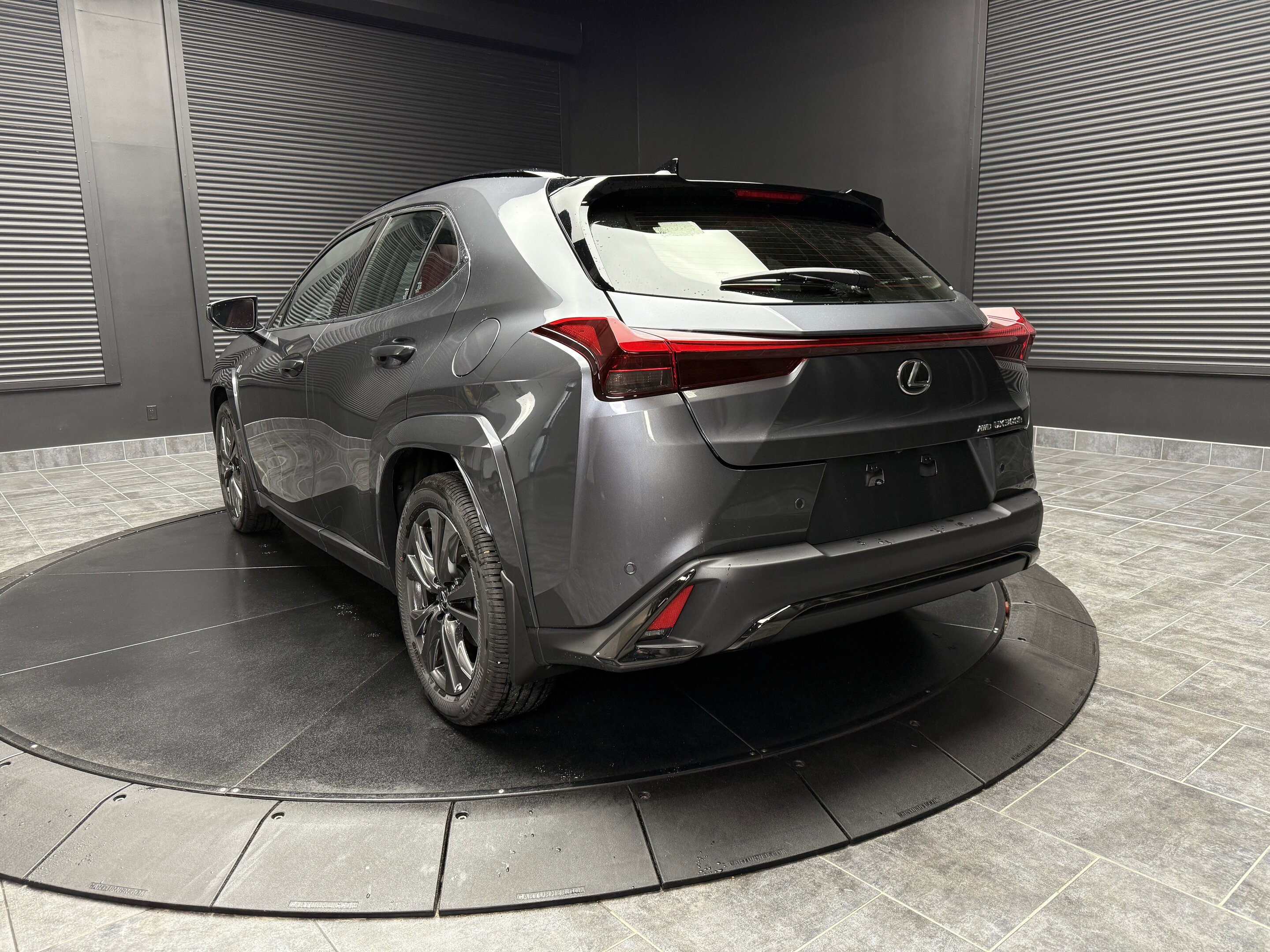 Lexus UX 2025