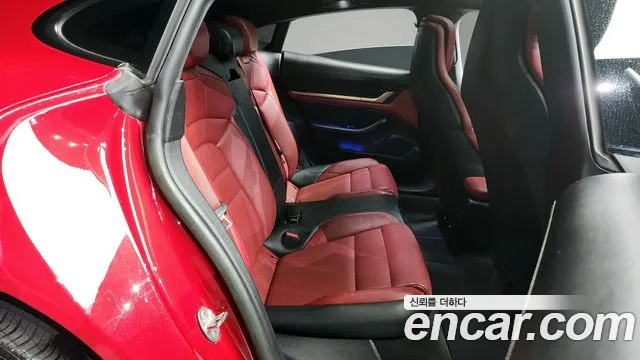 Porsche Taycan 2023