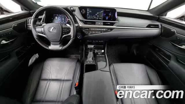 Lexus ES 2020