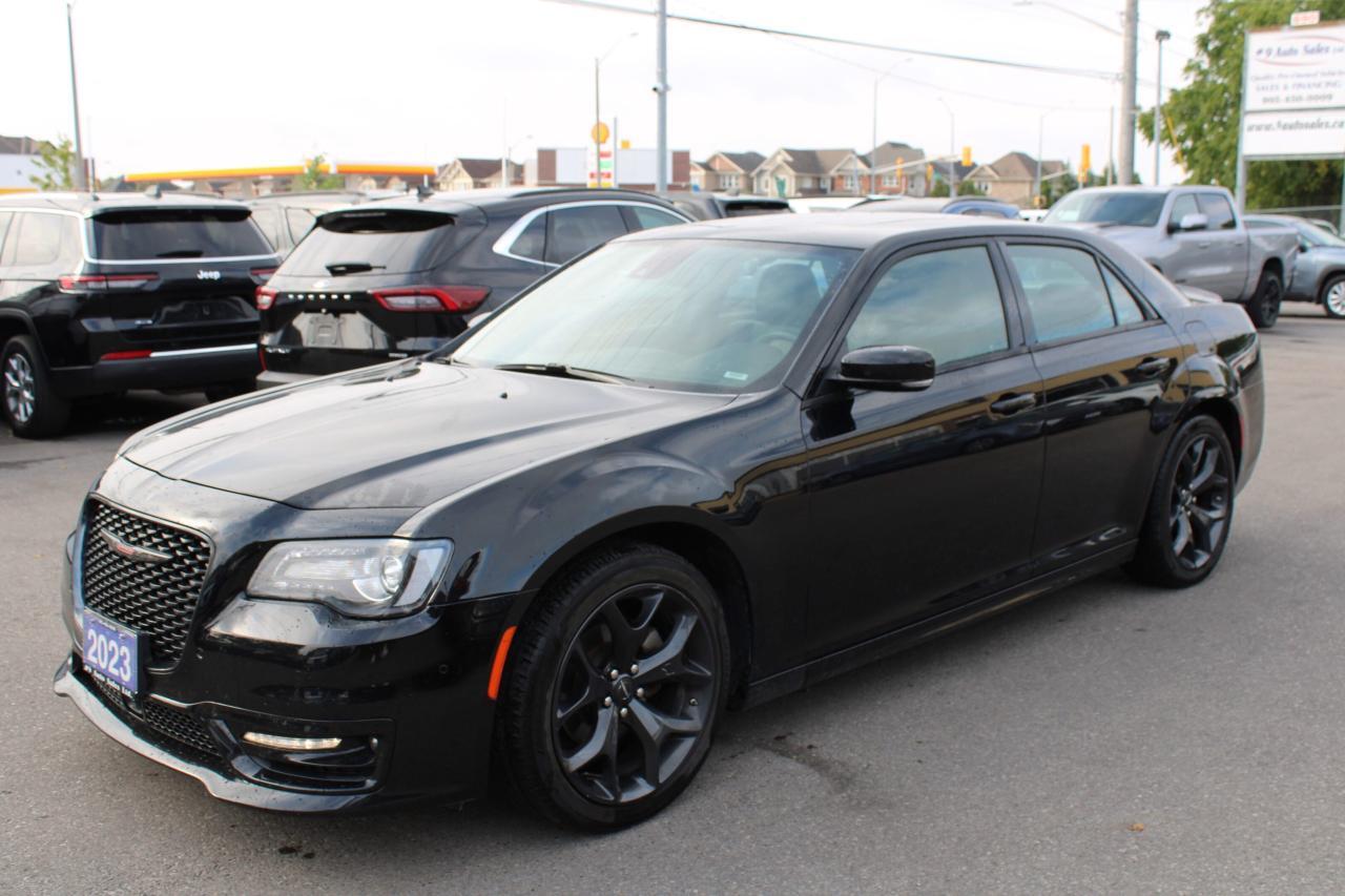 Chrysler 300 2023