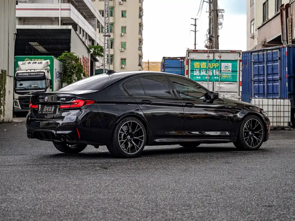 BMW M5 2023