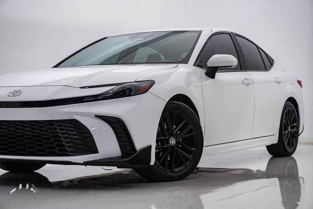 Toyota Camry 2025