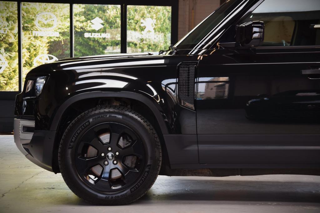 Land Rover Defender 2021
