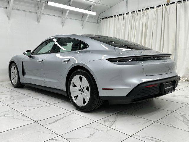Porsche Taycan 2022