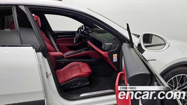 Porsche Macan 2025