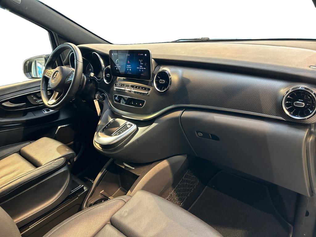 Mercedes-Benz V 300 2022