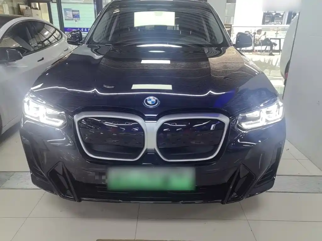 BMW iX3 2024