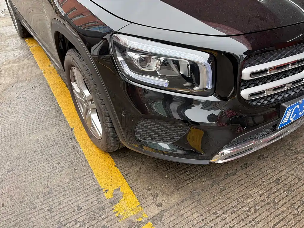 Mercedes-Benz GLB 2023