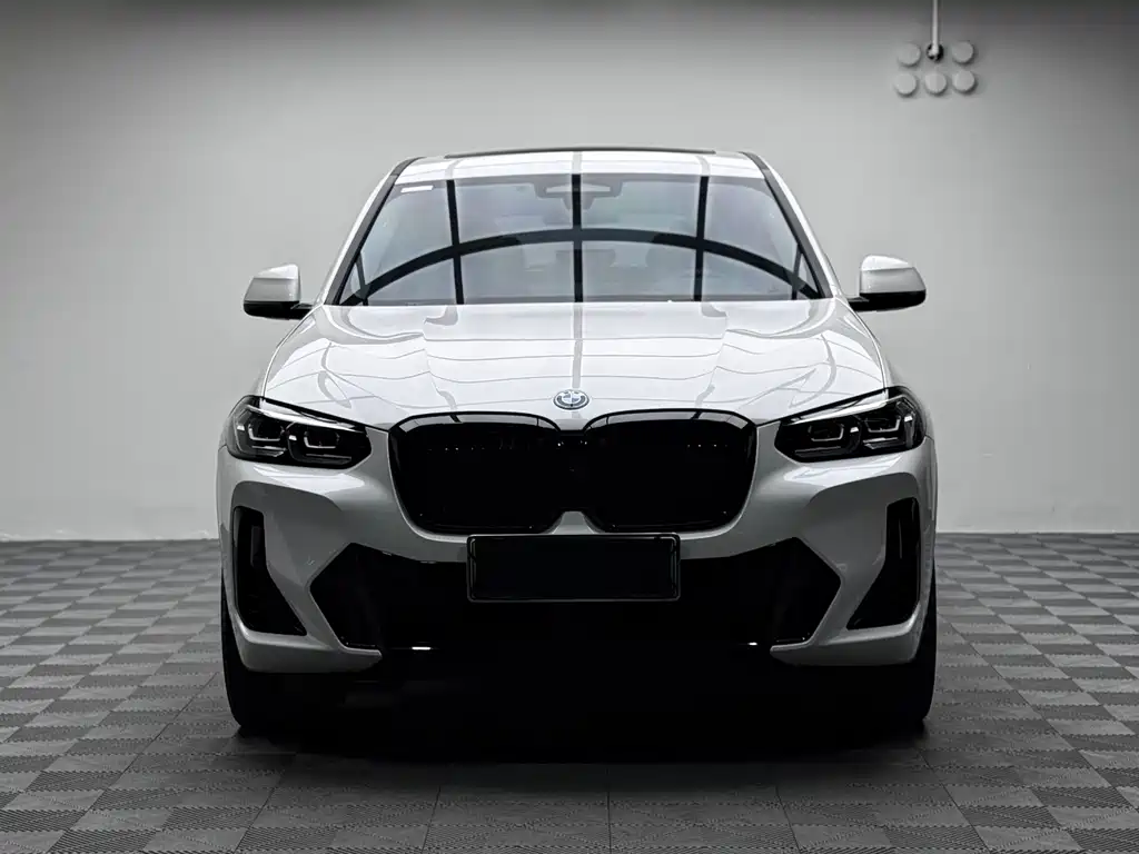 BMW iX3 2024